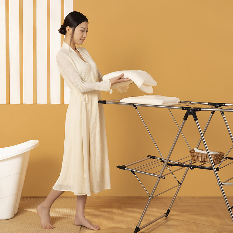 Tendedero de suelo para ropa (modelo de cuatro alas)